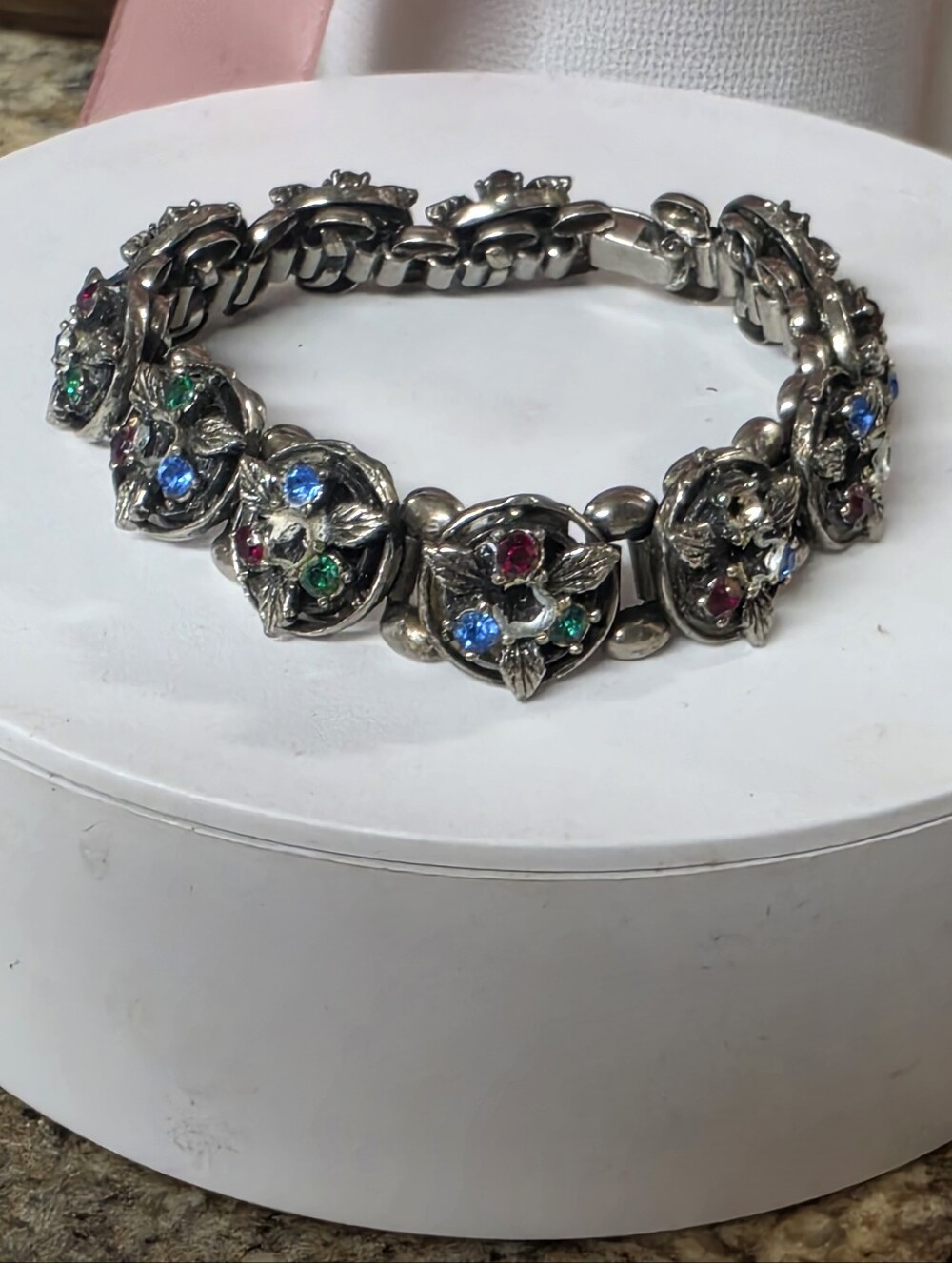 TRUE vintage Bracelet With Various Color Stones.